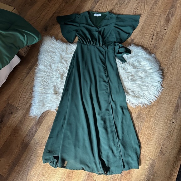 CALLED TO SURF Arbor Naples Flutter Sleeve Wrap Dress In Forest Green - Picture 5 of 7